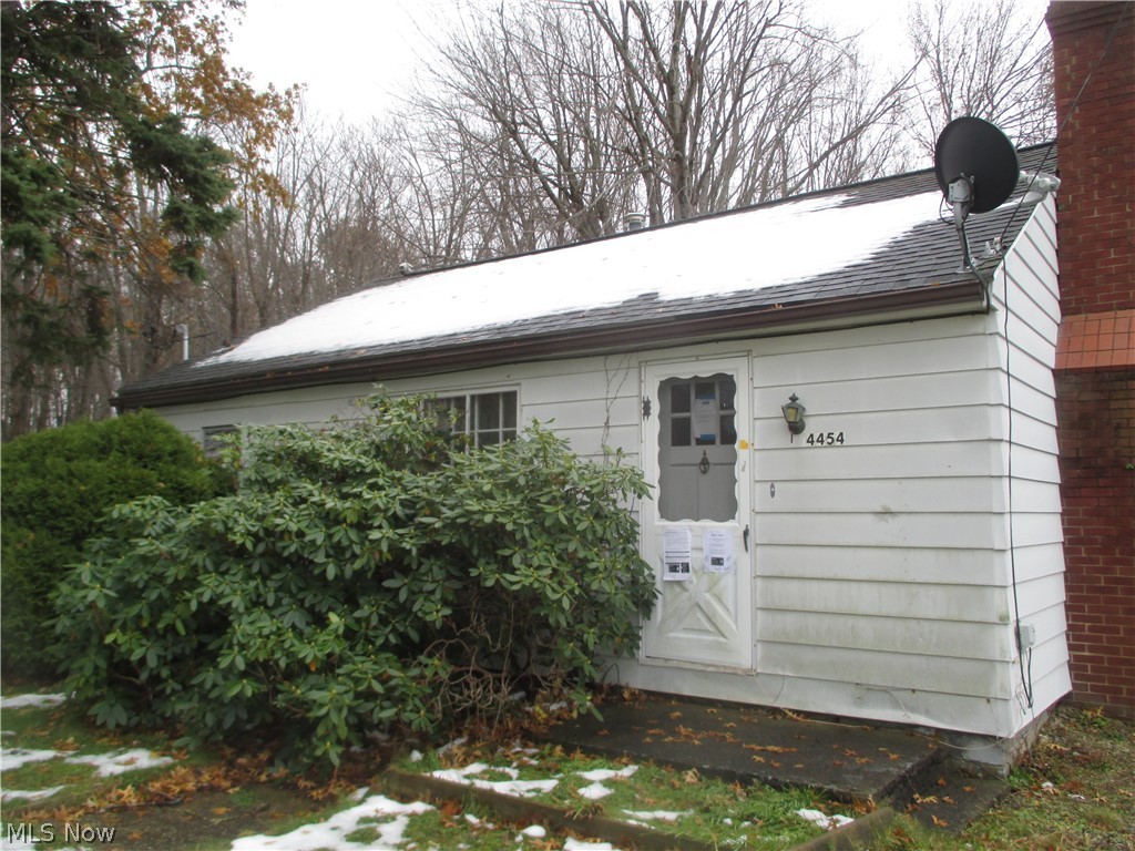 Ranch home with two bedrooms and one full bath on a slab. One car detached garage. Nice yard for hanging out and enjoying the sunrises and sunsets. Close to the Geneva on the Lake strip and Lake Erie.