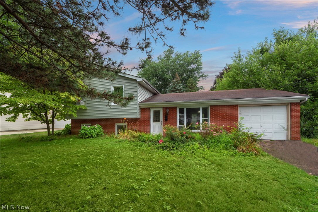 Photo 1 of 28 — 725 Green Forest Drive, Amherst, OH 44001