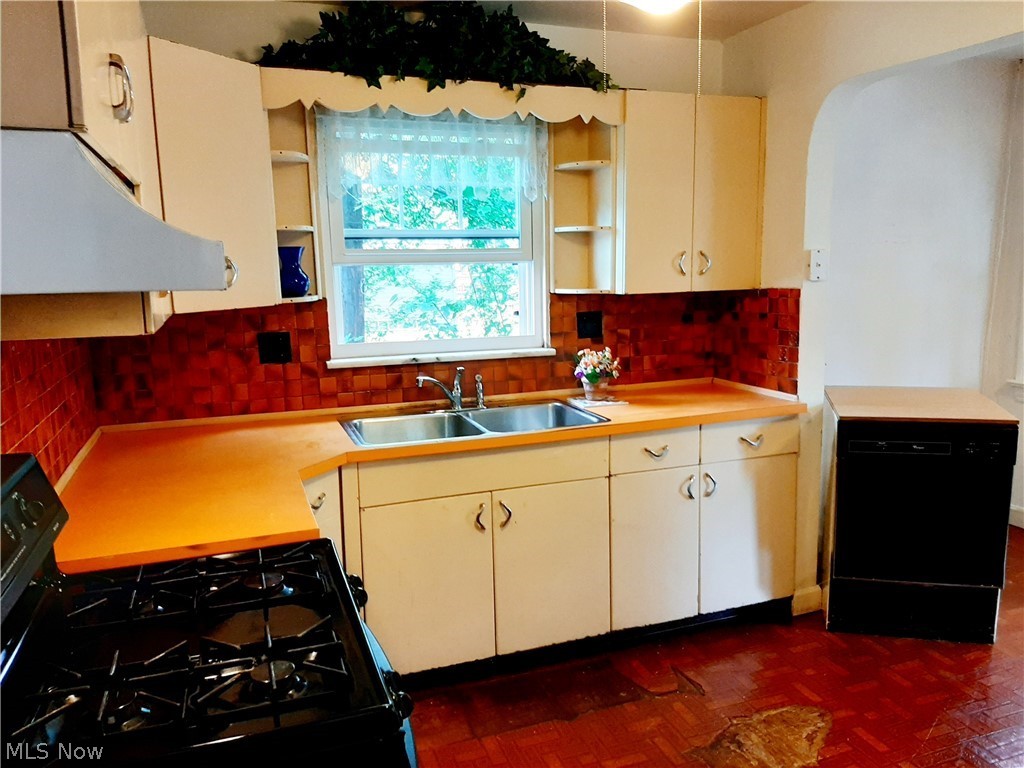 J L Free Land Companys Crown - Residential