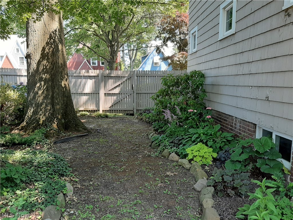 J L Free Land Companys Crown - Residential