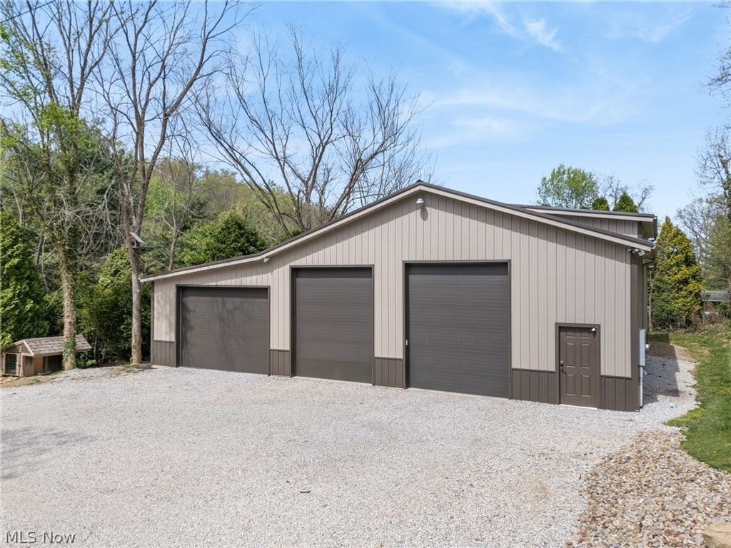 Photo of 3256 Salineville Road NE, Carrollton, OH 44615 (MLS # 5204235)