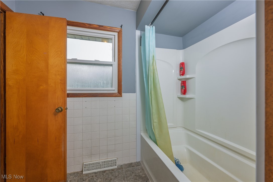 8195 S Cleveland Massillon Road, Clinton, Ohio image 24