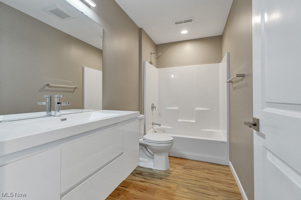 Sommers & Wimtertons - Residential Lease