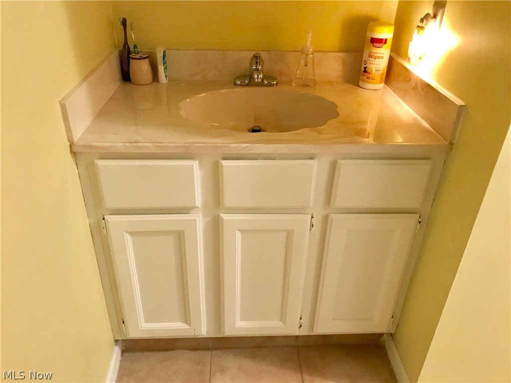 Western Reserve Place Condo - Residential