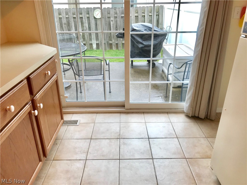 Western Reserve Place Condo - Residential