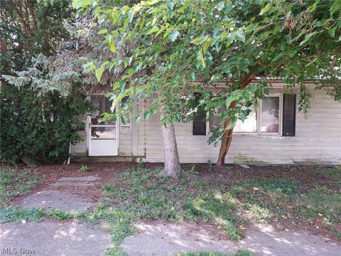 Homes For Sale - 210 Union Avenue<br/> Tuscarawas County, Dover, OH 44622