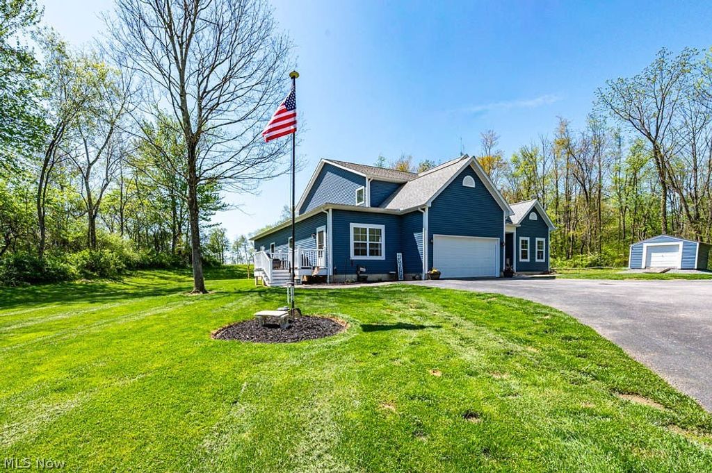 Photo of 32094 Westward Way, Lisbon, OH 44432 (MLS # 5206892)