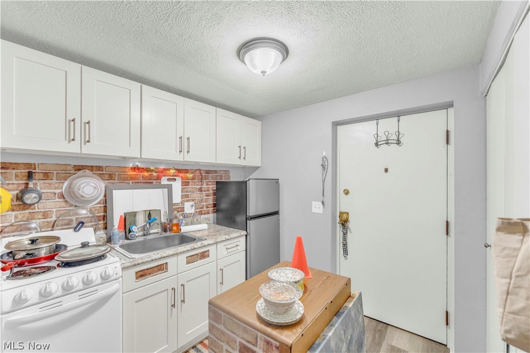 115 S Rocky River Drive 406