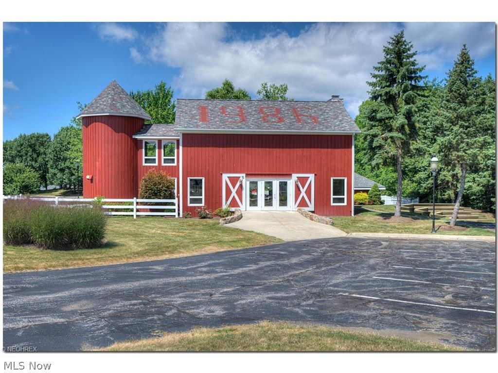 Macintosh Farms - Residential