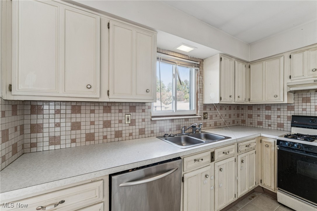 Fairway Land Companys & A P I - Residential