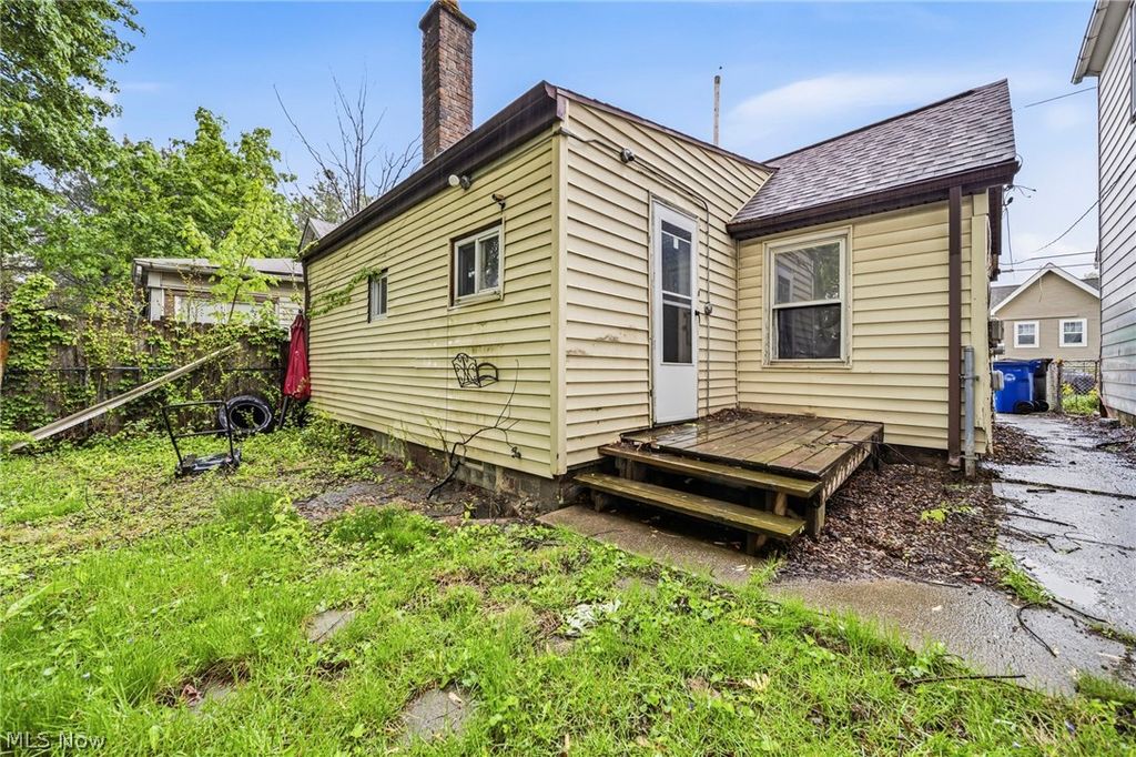 Photo of 7610 Spafford Road, Cleveland, OH 44105 (MLS # 5205772)