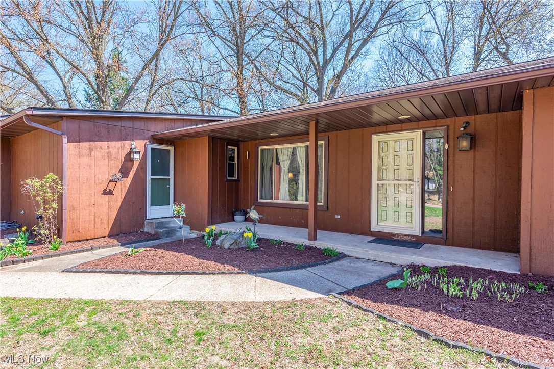 6501 Hidden Tree Lane, Amherst, Ohio image 2