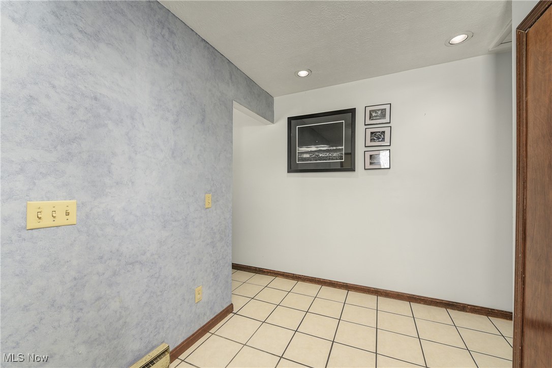 6501 Hidden Tree Lane, Amherst, Ohio image 4