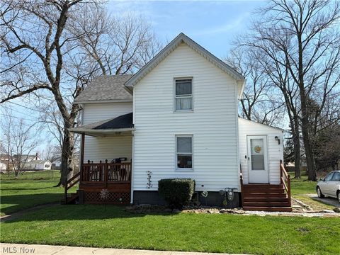 Homes For Sale - 4055 Skiff Street<br/> Willoughby, OH 44094