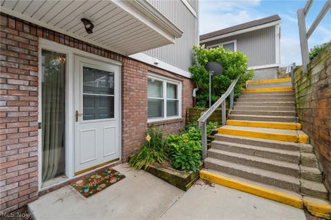 Condo For Sale - 227-E Portage Lakes Drive<br/> Akron, OH 44319