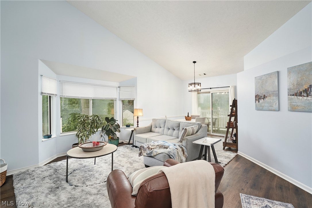 350 Village Pointe Drive 3