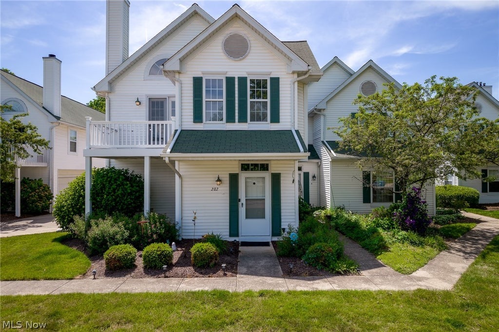 Photo of 282 Vista Circle, North Olmsted, OH 44070 (MLS # 5217474)