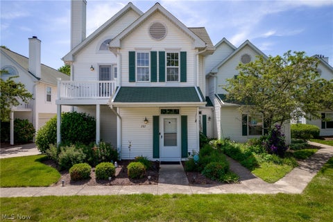Condo For Sale - 282 Vista Circle<br/> North Olmsted, OH 44070