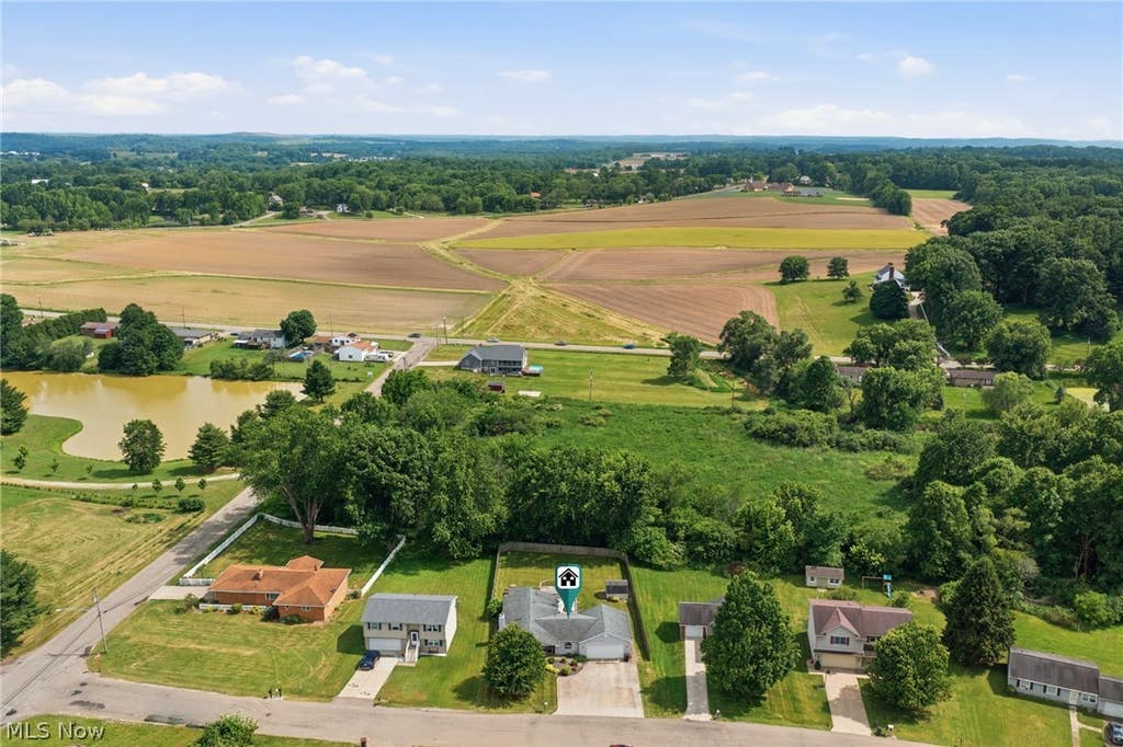 Photo of 5766 Drenta Circle SW, Navarre, OH 44662 (MLS # 5217749)