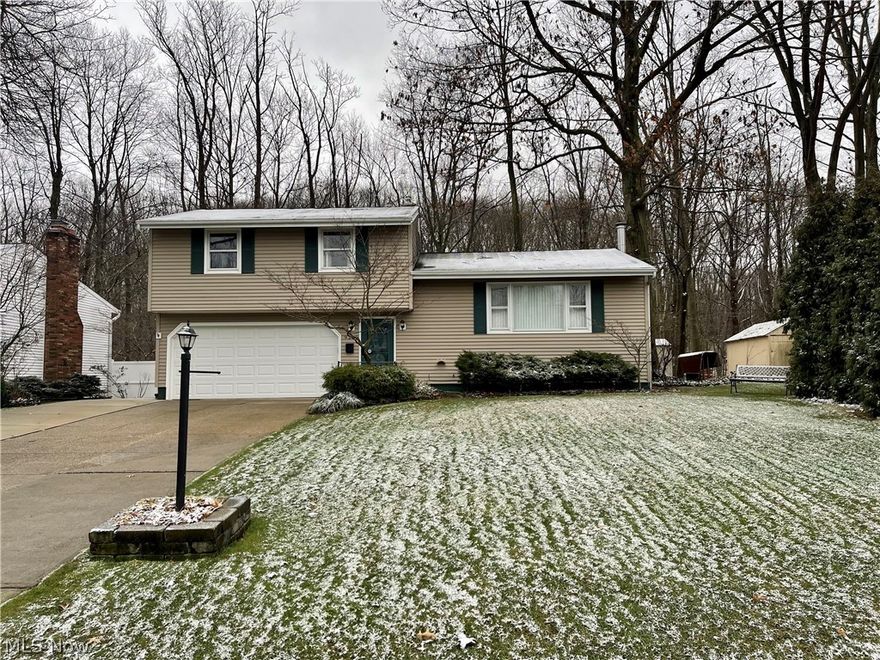 Well maintained home with many updates. All appliances stay along with Custom cabinetry and quartz countertops in the kitchen. Carpet just professionally cleaned. Roof was just given a pro tune up and is in great shape. Recently updated bathrooms and a large rec room downstairs. Enjoy the outdoors with a wonderful view from the screened in porch or patio. Walk down the stairs and Have a campfire down in the valley next to the babbling brook. Plenty of firewood available and if you need more for the wood burning fireplace use the winch to haul it up. Offered with a One year home warranty!!