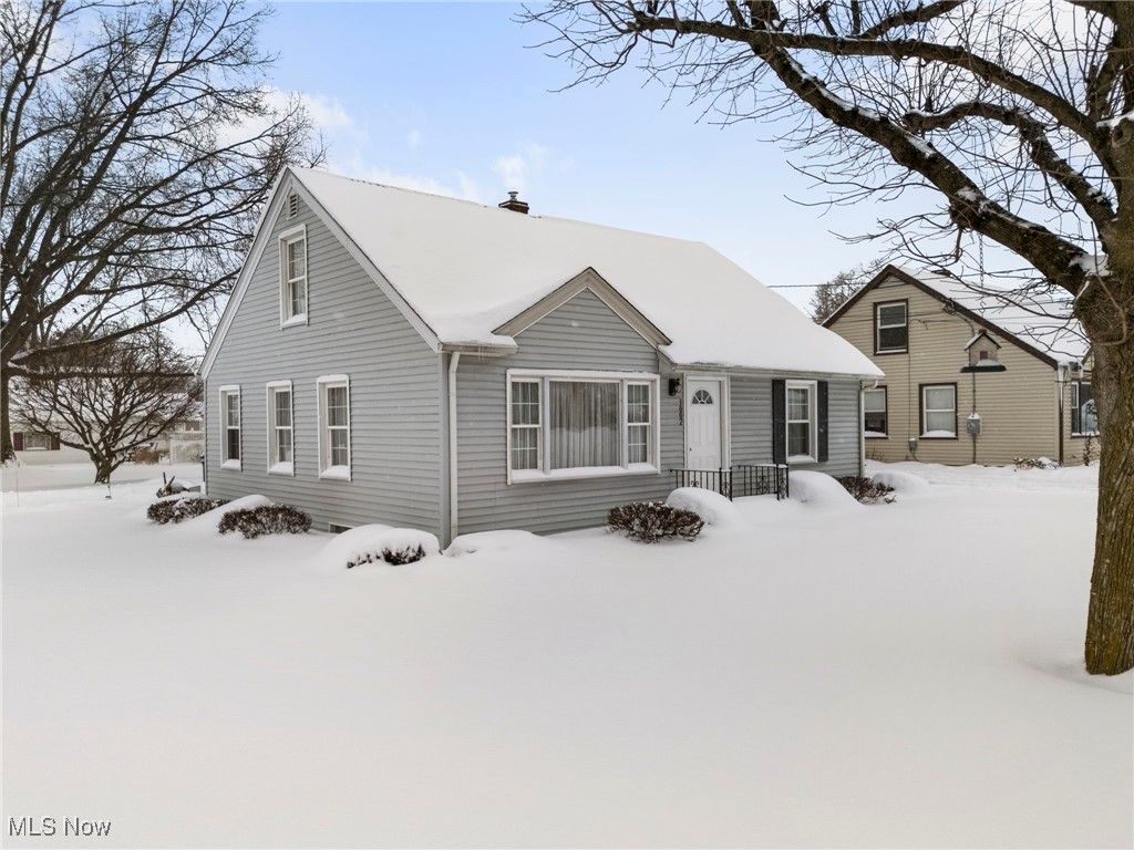 Photo of 3002 Joseph Place NW, Canton, OH 44708 (MLS # 5184058)