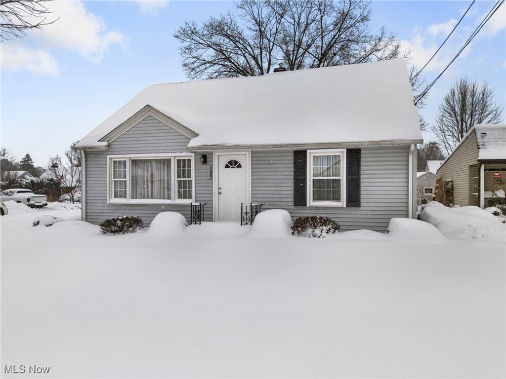 Photo of 3002 Joseph Place NW, Canton, OH 44708 (MLS # 5184058)