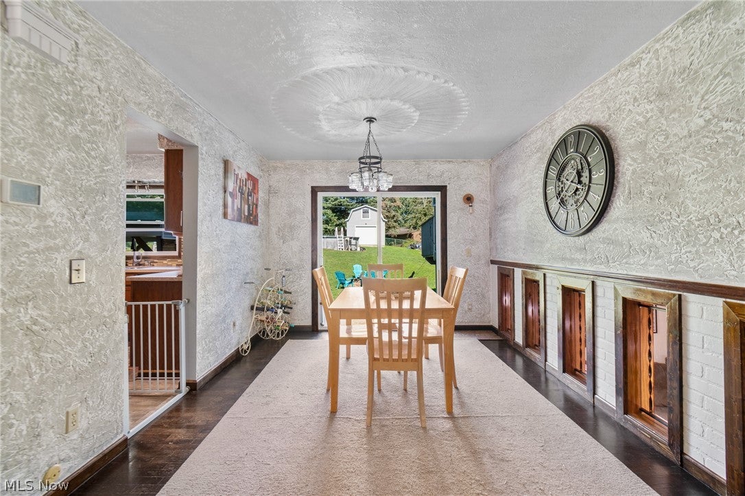 3595 Dauphin Drive NE