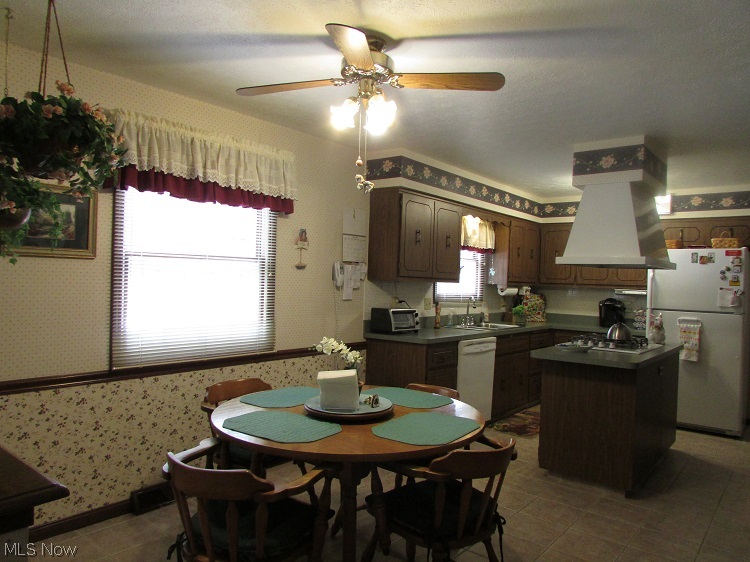 Williamsburg Homes 03 - Residential