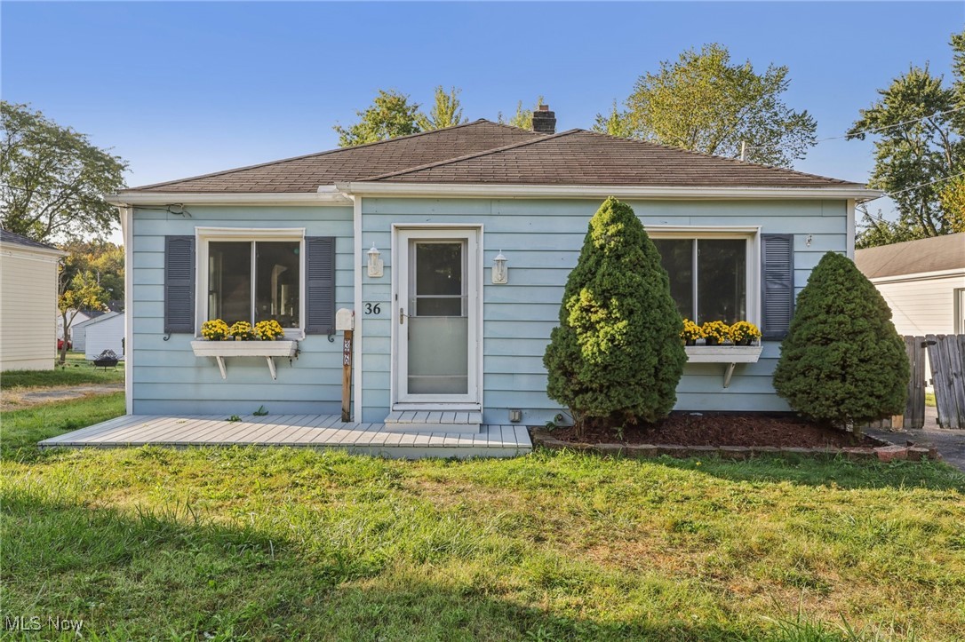 Beautifully Renovated Ranch in Bedford! Enjoy outdoors at the beautiful Bedford reservation Park!! This updated ranch-style home features a stunning, fully renovated kitchen complete with all appliances including a stove, refrigerator, dishwasher, and microwave. Furnace and hot water tank only 1 year old. Whether you're looking for the perfect family home or a smart income property, this move-in-ready gem is a fantastic opportunity in a desirable area.
Don’t miss your chance — schedule your showing today!