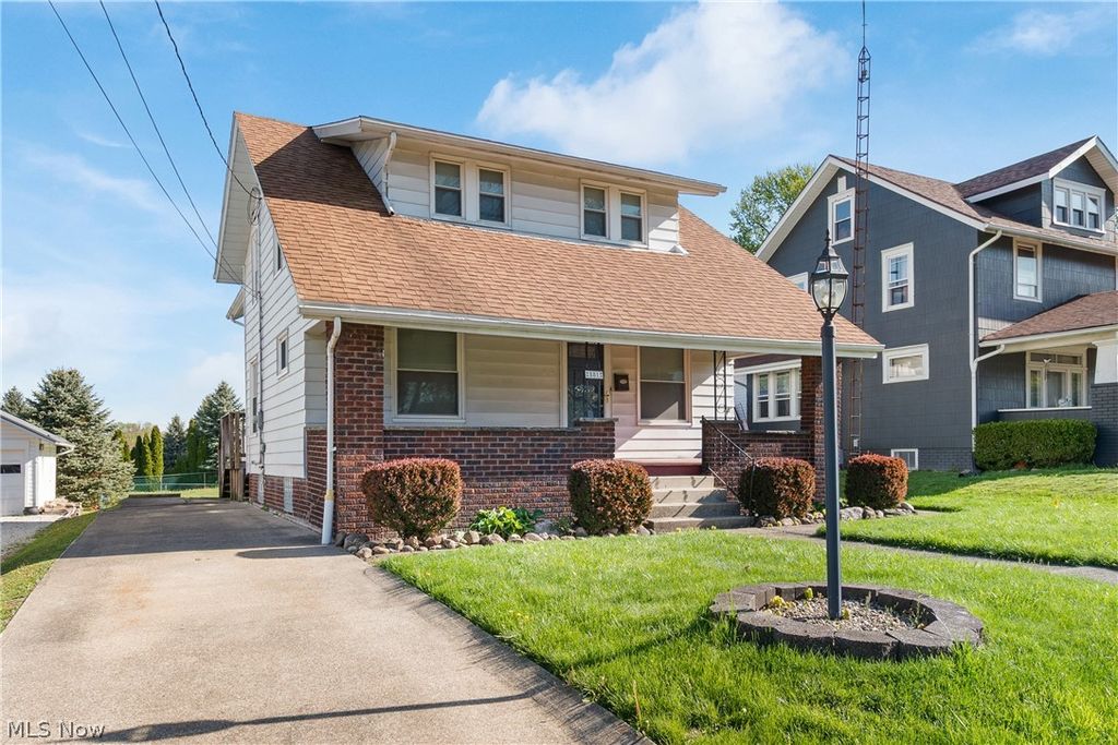 Photo of 881 W College Road, Alliance, OH 44601 (MLS # 5201903)