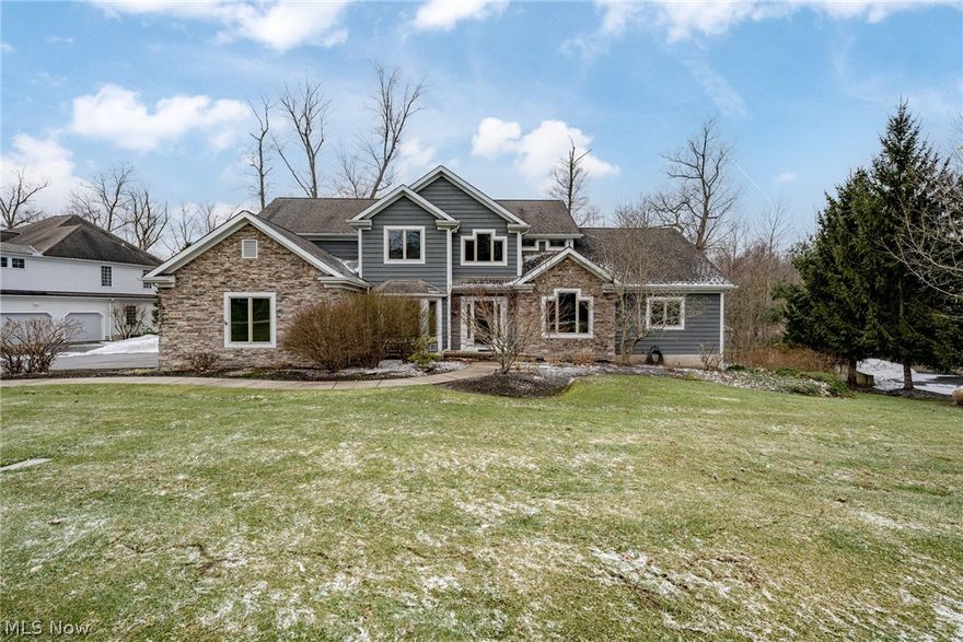 Welcome home to this delightful colonial on a cul-de-sac street in Canyon Lakes!