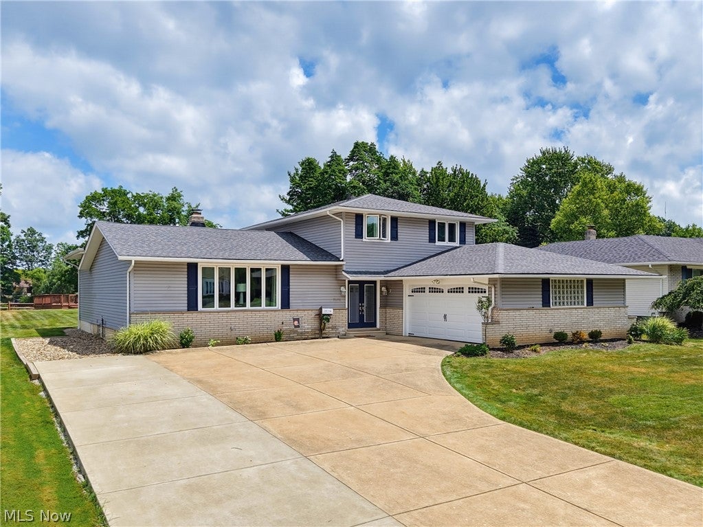 Photo of 7171 Lakeview Drive, Parma, OH 44129 (MLS # 5225887)