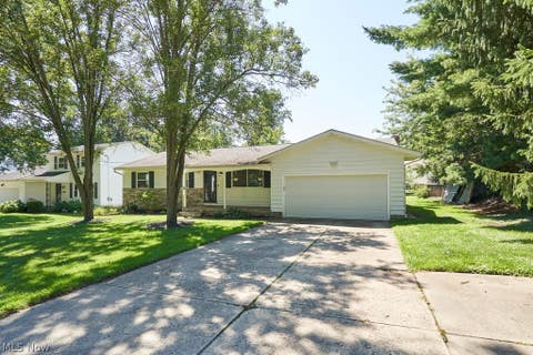 Homes For Rent - 432 Mackinaw Avenue<br/> Fairlawn, OH 44333