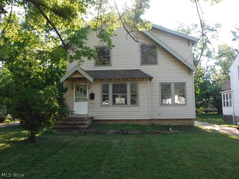 Come see this fabulous colonial. Tons of character with archways and woodwork throughout. Four floors of living space. 3 bedrooms and a 4th tandem bedroom or teen suite. You will never run out of storage in this home. The finished lower lever is an amazing family room or man-cave. Updates include the roof, water proofed basement and electrical system. The backyard is private on a park-like setting with fantastic landscaping, patio and large deck.
Buyer is responsible for any/all Point of Sale, inspections and to assume any/all violations and/or repairs.