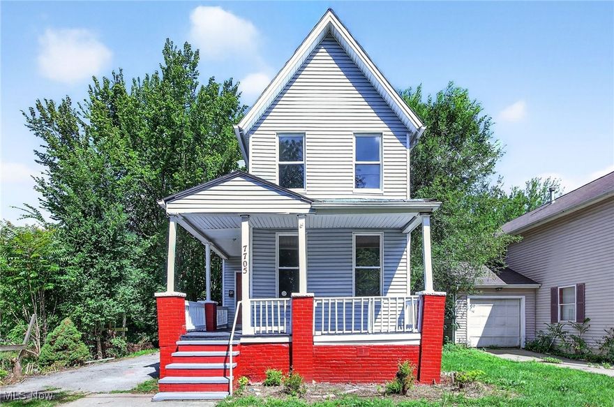 Attention investors! Welcome to this turnkey duplex. 2 bed/ 2 bath down, and 2 bed 1 bath up. Perfect addition to your portfolio, or great first time investment. Completely vacant, allowing flexibility for new owner to vet tenants, and control the rental rate. Sec 8 payment standards are $1,129 per unit. Schedule your showing and submit your offer today!