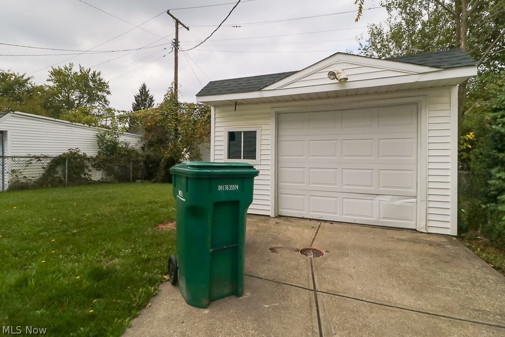 Maple Heights 02 - Residential Lease