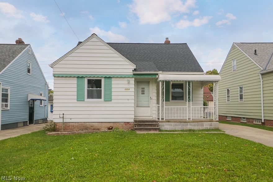 5554 Oakwood, Maple Hts - 3 bed 1 bath home!
 
$1,050 rent / $1,050 deposit
$40 application fee per adult
1-2 pets OK w/ approved PetScreening & PetFee (Some breed restrictions apply per HUD guidelines)
NO SMOKING
1 time $129 non-refundable set up fee paid at lease signing

$30/month required resident benefit package; can include personal property/liability insurance for an additional $5/month for $35/month total.
 
All applicants are required to fill out a PetScreening application, found on our website/app before being processed. Even if you have NO pets - this app must be filled out. 1 time, non-refundable pet fee of $200-300 per animal applies to all pets & must be paid prior to or when you pay your 1st month rent. (No fee for qualified assistance animals)

Our application is processed through secure site: Findigs. They require ID & income verification. Without this, your app will not be processed. They offer 24/7 chat support on their app directly if you have any questi