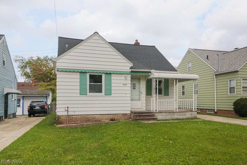 Maple Heights 02 - Residential Lease