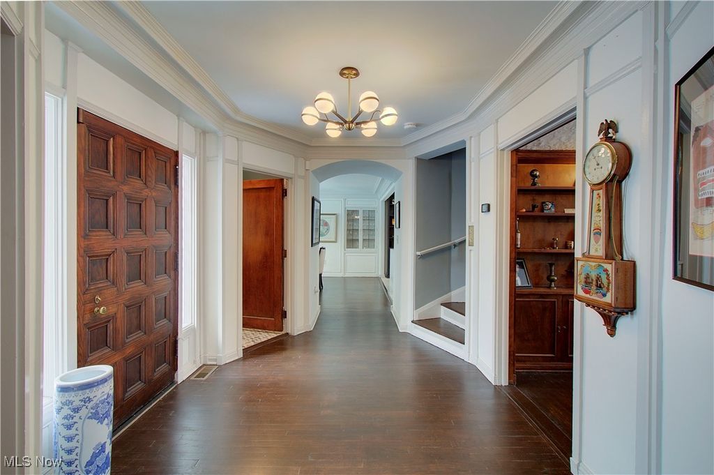 Photo of 3125 Van Aken Boulevard, Shaker Heights, OH 44120 (MLS # 5182100)