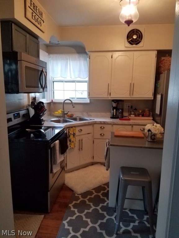 Hollywoo SD - Residential