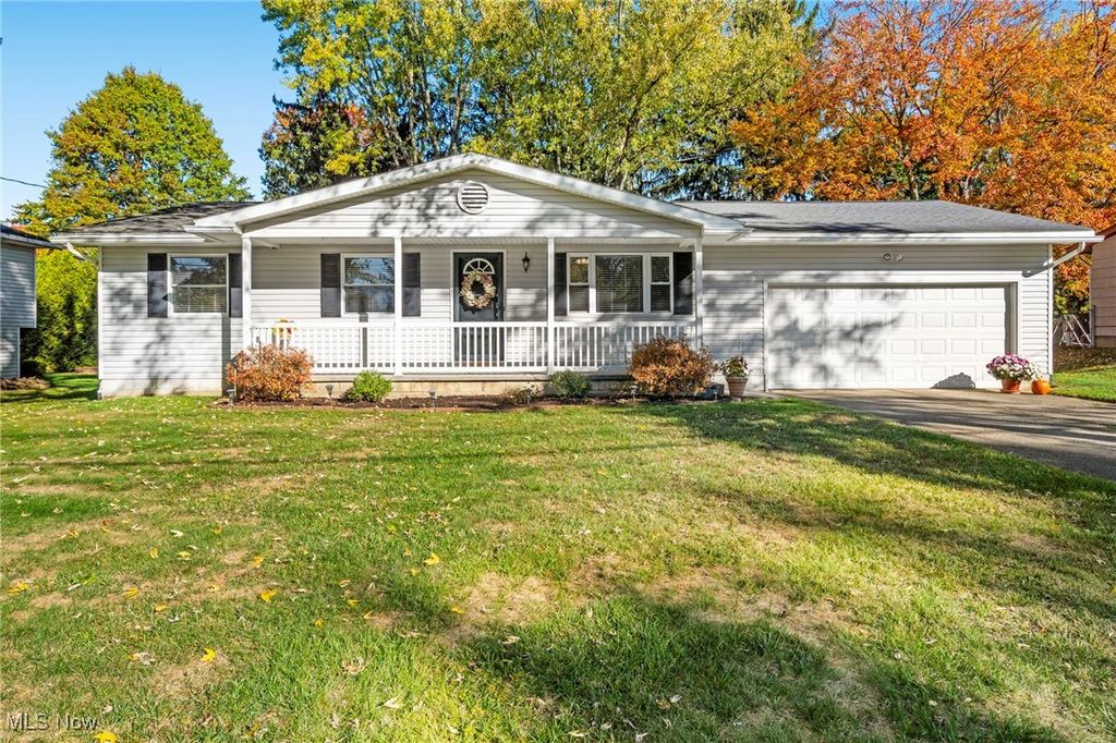 Photo of 3017 Greenridge Road, Norton, OH 44203 (MLS # 5168576)