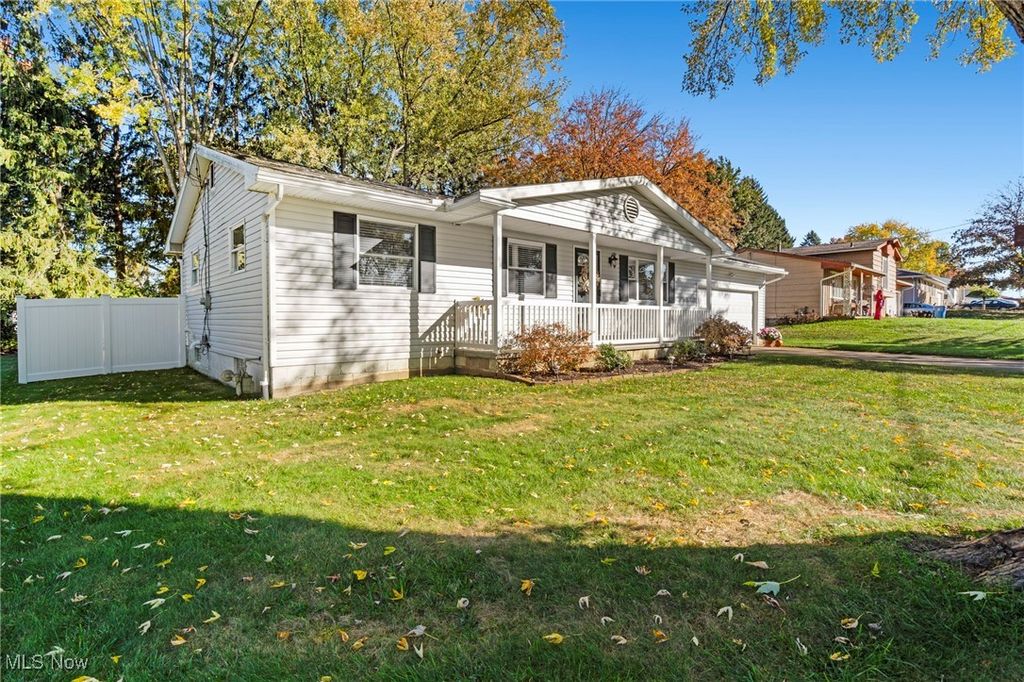 Photo of 3017 Greenridge Road, Norton, OH 44203 (MLS # 5168576)