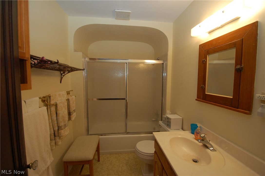 Economy R/E & Bldg Cos Crestv - Residential