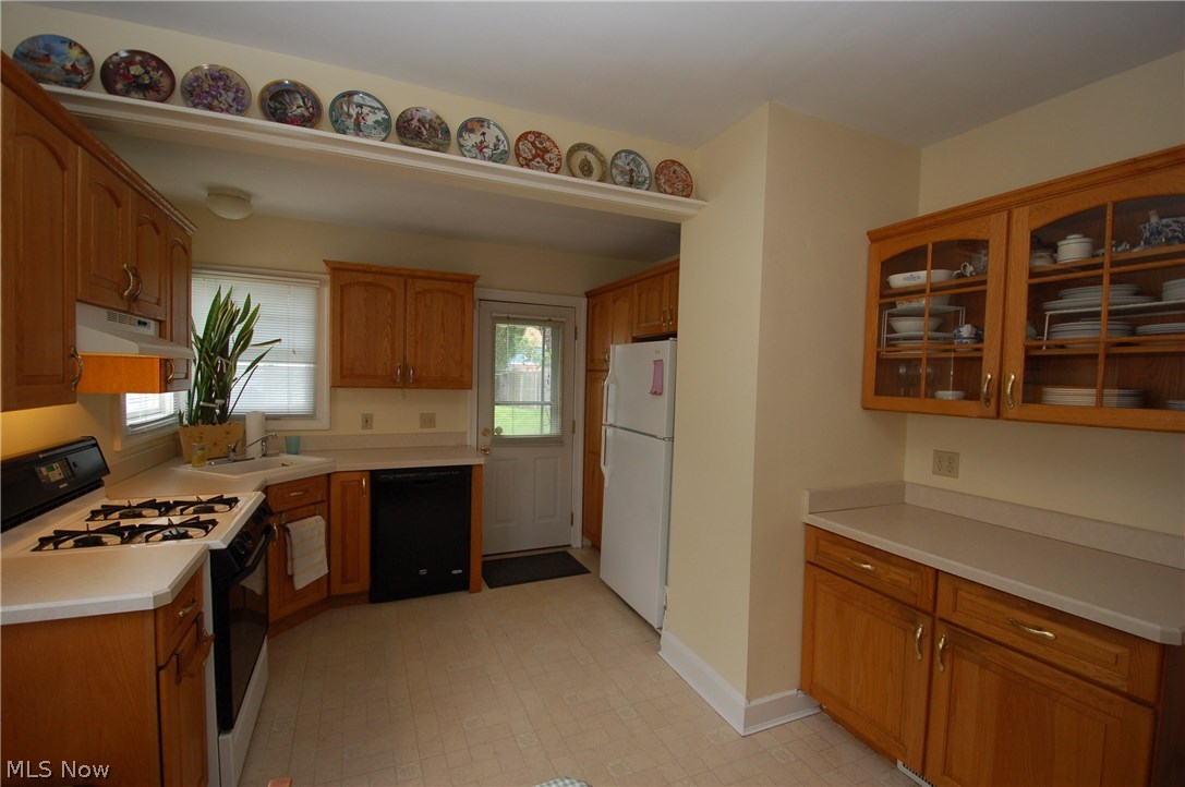 Economy R/E & Bldg Cos Crestv - Residential