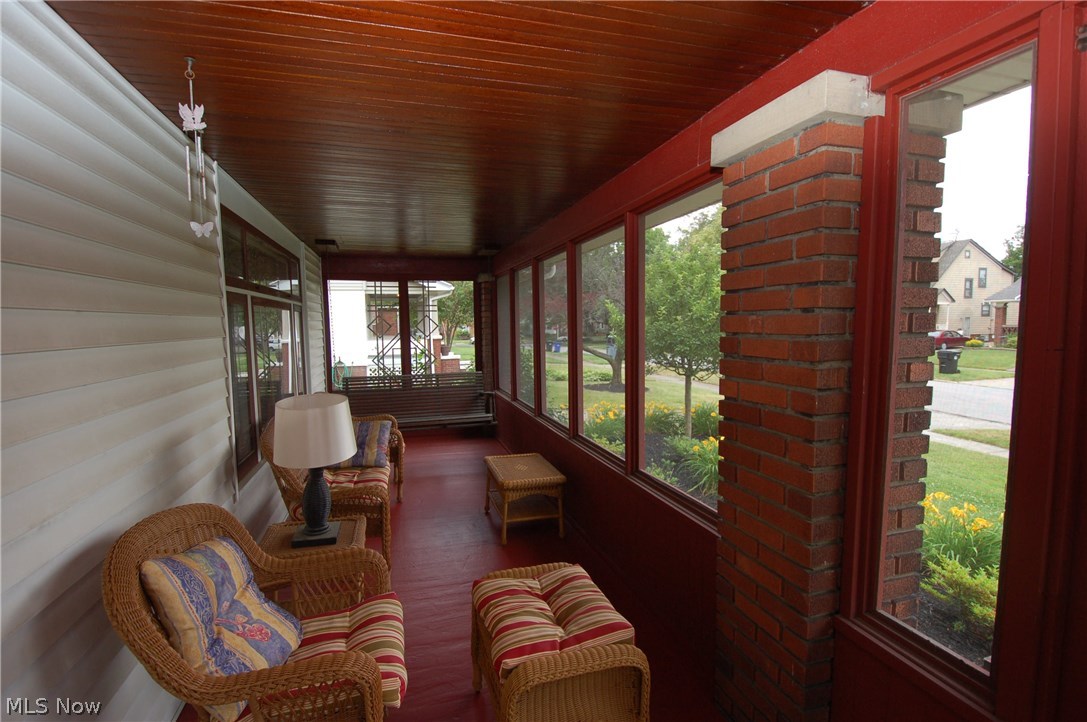 Economy R/E & Bldg Cos Crestv - Residential