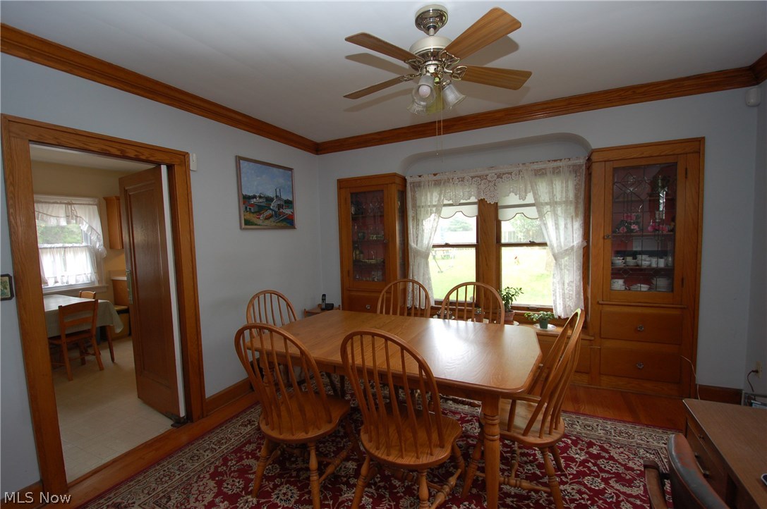 Economy R/E & Bldg Cos Crestv - Residential