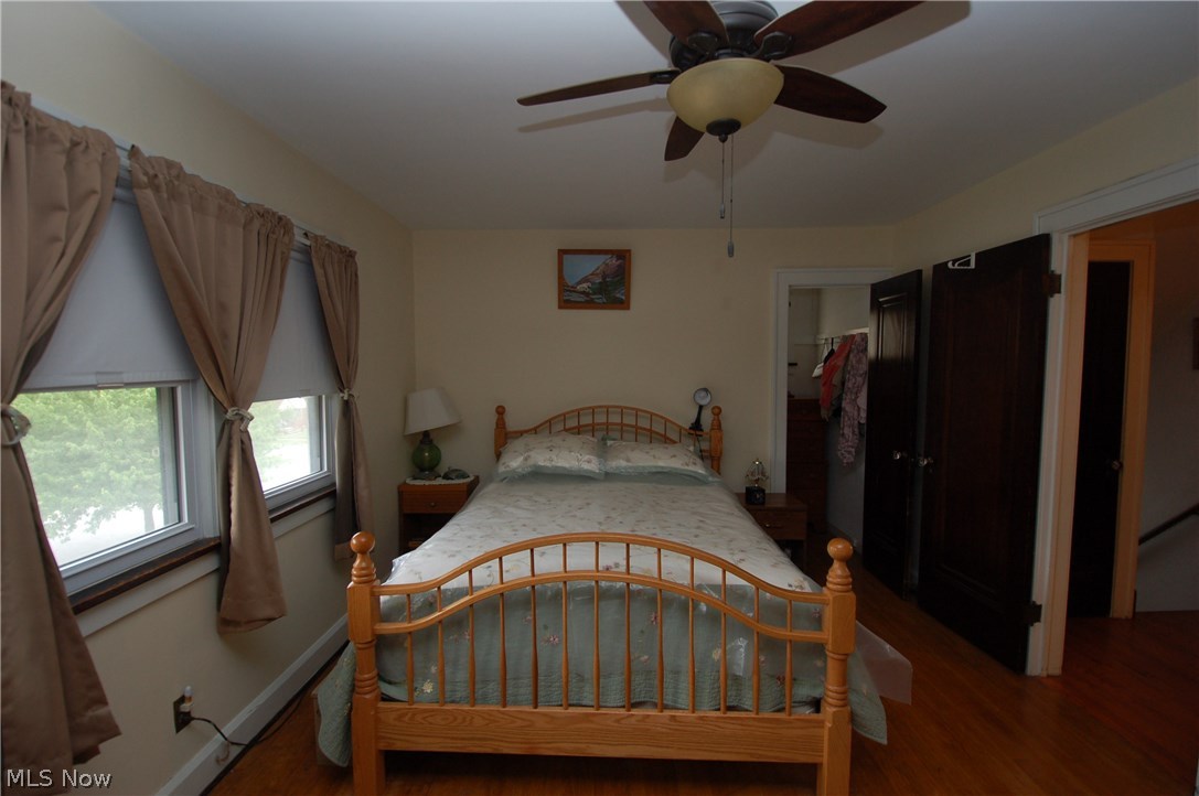 Economy R/E & Bldg Cos Crestv - Residential