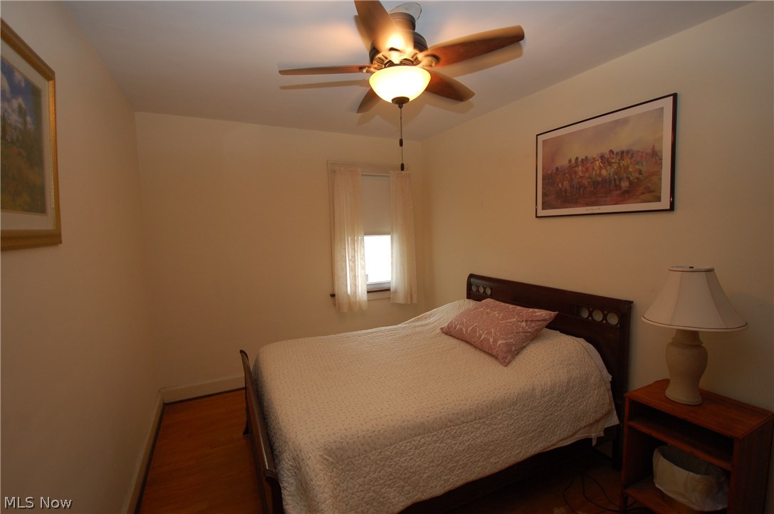 Economy R/E & Bldg Cos Crestv - Residential