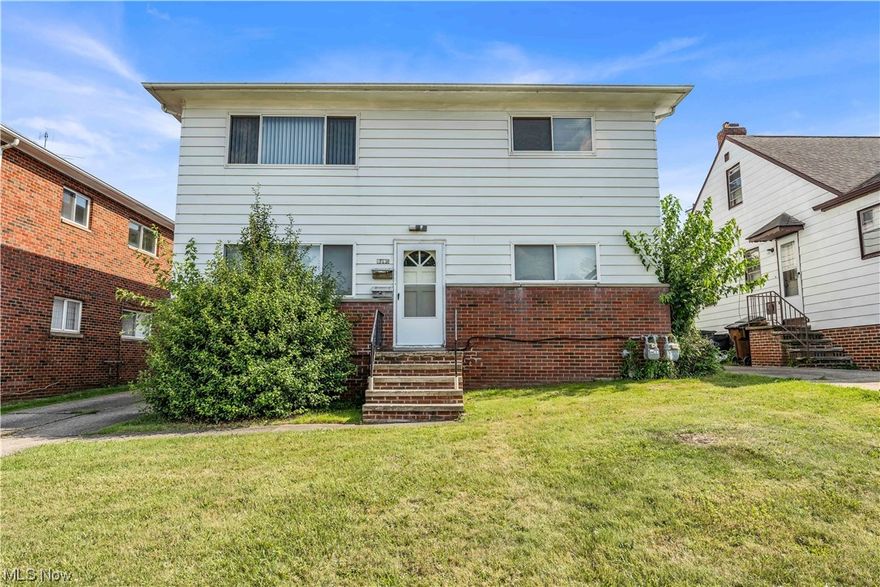 7405 Marlborough Ave Up, Parma - Spacious 3 bed 1 bath multi-family home! //

$1150 rent / $1150 deposit // 
$49 application fee per adult //
NO SMOKING // 
1 time $149 non-refundable set up fee paid at lease signing //

$30/month required resident benefit package; can include personal property/liability insurance for an additional $5/month for $35/month total. //

All applicants are required to fill out a PetScreening application, found on our website/app before being processed. Even if you have NO pets - this app must be filled out. 1-2 pets OK w/ approved PetScreening & PetFee (Some breed restrictions apply). 1 time, non-refundable pet fee of $200-300 per animal applies to all pets & must be paid prior to or when you pay your 1st month rent. (No fee for qualified assistance animals) //

Our application is processed through secure site: Findigs. They require ID & income verification. Without this, your app will not be processed. They offer 24/7 chat support on their app di