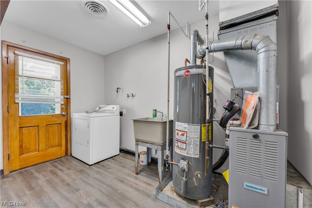 Krsconstco Resub - Residential Lease